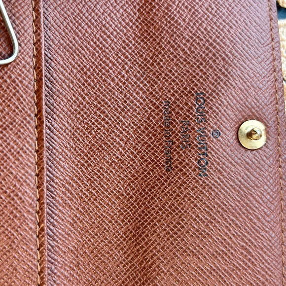 Louis Vuitton Dark Brown Monogram Six Key Holder - Picture 6 of 7